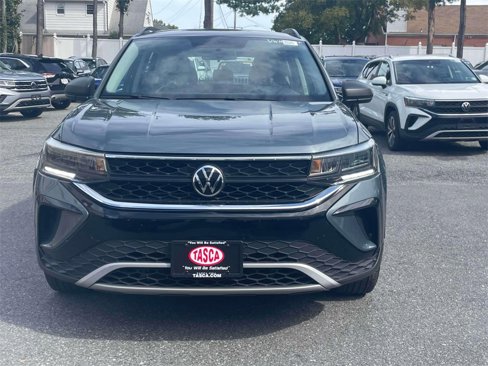 New 2022 Volkswagen Taos S image 2