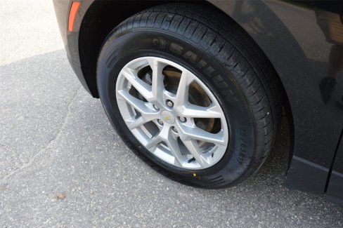 Used 2023 Chevrolet Equinox LT w/ Driver Convenience Package image 9