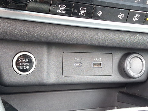 Certified 2021 Nissan Rogue SV image 24