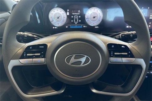 Used 2024 Hyundai Elantra SEL image 24