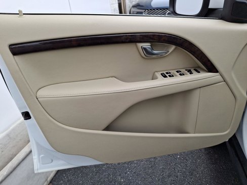 Used 2016 Volvo XC70 T5 Platinum image 13
