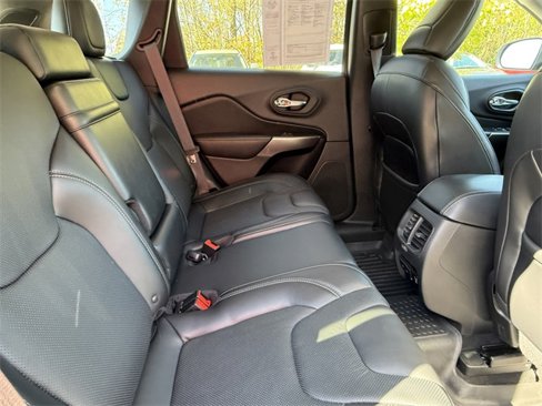 Used 2019 Jeep Cherokee Limited image 19