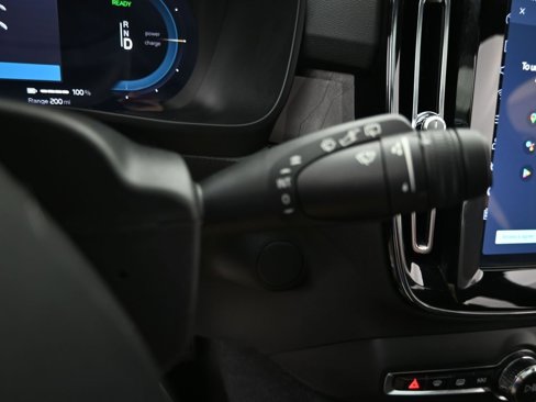 Certified 2023 Volvo XC40 Recharge Ultimate image 18