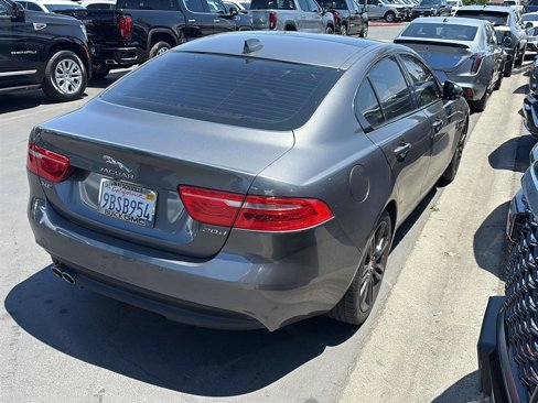 Used 2017 Jaguar XE Prestige image 5