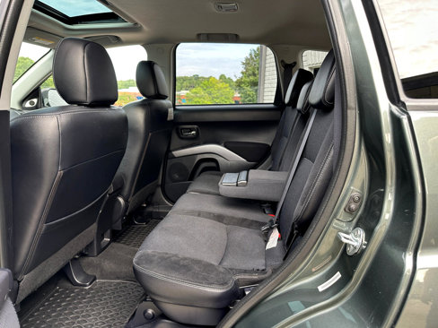 Used 2009 Mitsubishi Outlander SE image 18