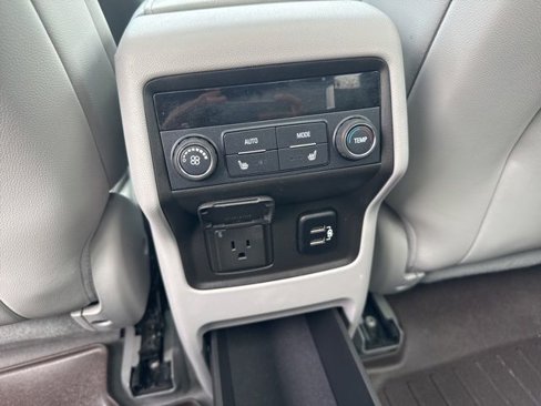 Used 2018 GMC Acadia SLT image 19