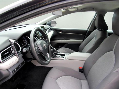 Used 2023 Toyota Camry LE image 12