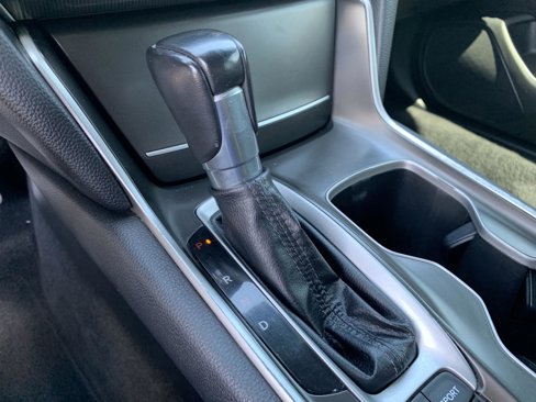 Used 2018 Honda Accord Sport image 28