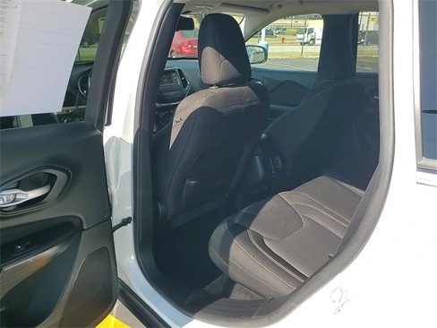 Used 2015 Jeep Cherokee Latitude w/ Comfort/Convenience Group image 28