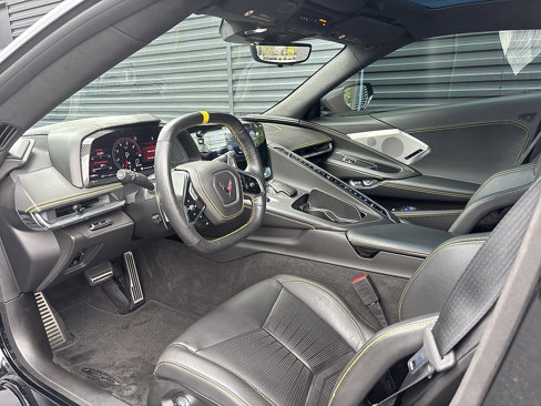 Used 2020 Chevrolet Corvette Stingray Premium Cpe w/ 3LT Preferred Equipment Group image 10