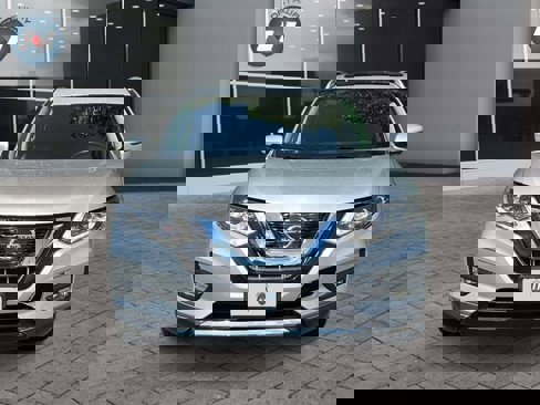 Used 2018 Nissan Rogue SL w/ Premium Package image 8