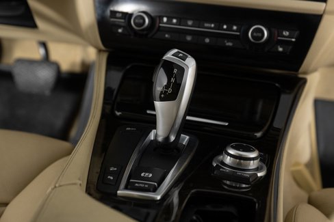 Used 2011 BMW 550i xDrive Sedan image 40
