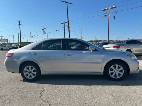 Used 2011 Toyota Camry XLE image 6
