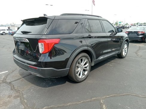Used 2020 Ford Explorer XLT w/ Equipment Group 202A image 7