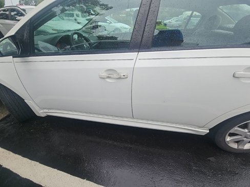 Used 2010 Nissan Sentra 2.0 SR image 3