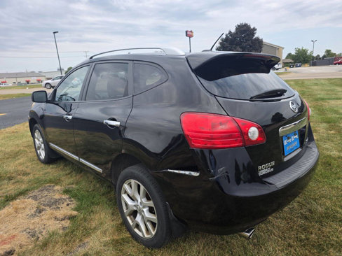 Used 2011 Nissan Rogue SV w/ SL Pkg image 3