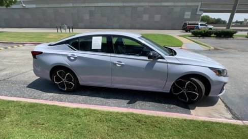 Used 2024 Nissan Altima 2.5 SR image 26