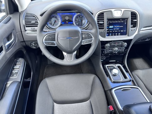 Used 2023 Chrysler 300 Touring w/ Sport Appearance Package image 18