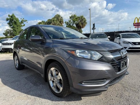 Used 2017 Honda HR-V LX image 3