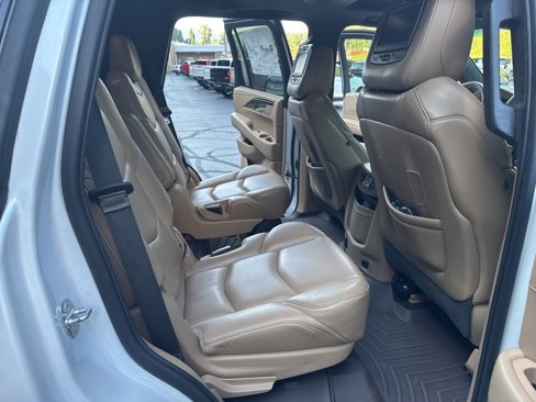 Certified 2019 Cadillac Escalade Platinum image 16