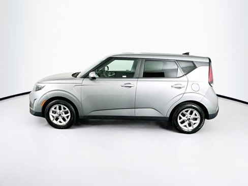 Used 2023 Kia Soul LX w/ LX Technology Package image 4