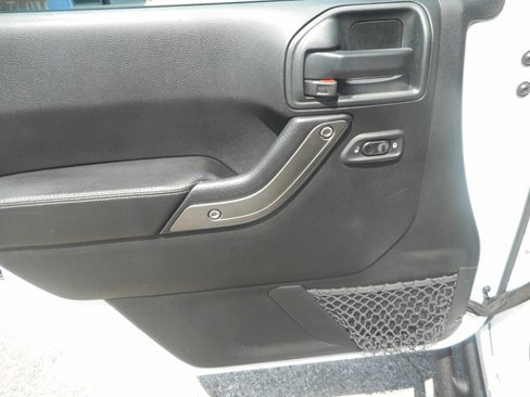 Used 2018 Jeep Wrangler Unlimited Sport image 11