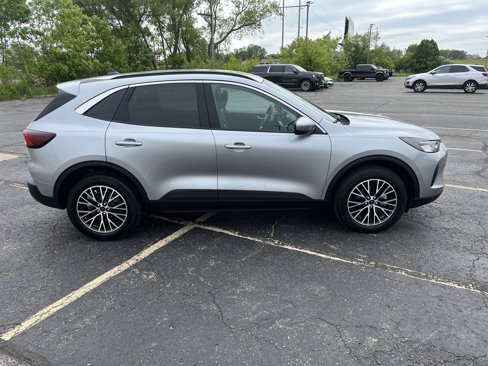 Used 2023 Ford Escape SE image 6