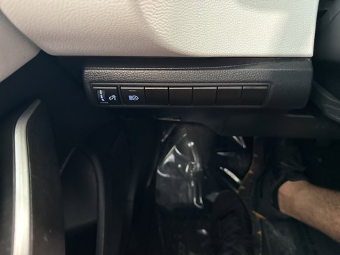 Used 2022 Toyota Corolla SE image 25