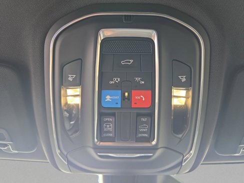 New 2025 Jeep Grand Cherokee L Laredo image 16