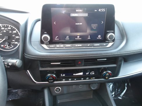 Used 2023 Nissan Rogue SV image 15