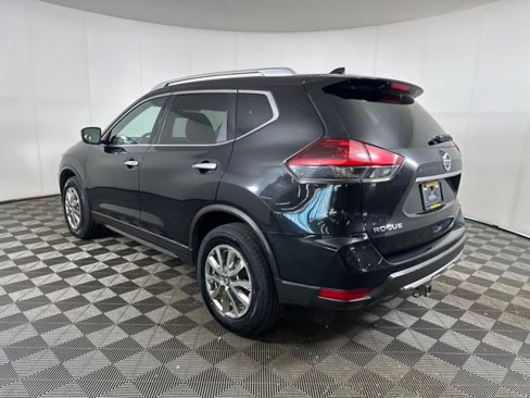 Used 2018 Nissan Rogue SV image 5
