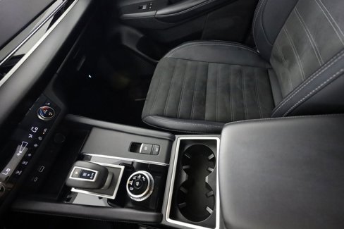 Used 2024 Mitsubishi Outlander SE image 35