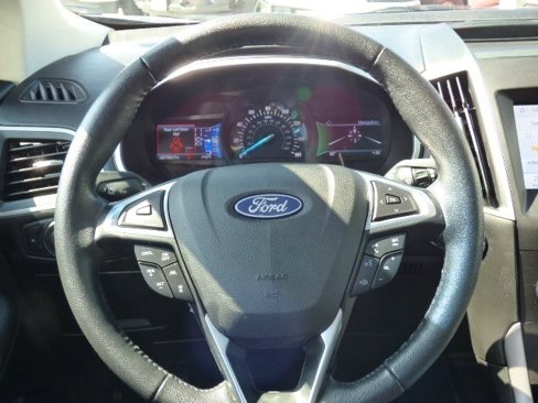 Used 2020 Ford Edge SEL w/ Convenience Package image 4
