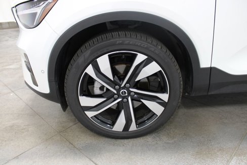Used 2024 Volvo XC40 B5 Plus w/ Climate Package image 35
