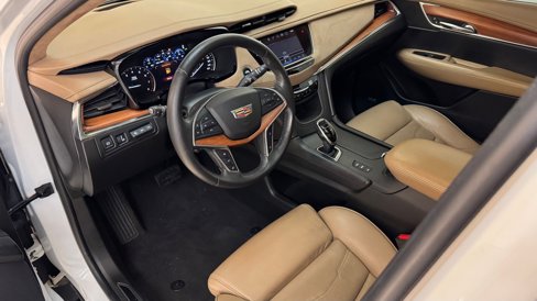 Used 2017 Cadillac XT5 Platinum w/ Driver Assist Package image 38