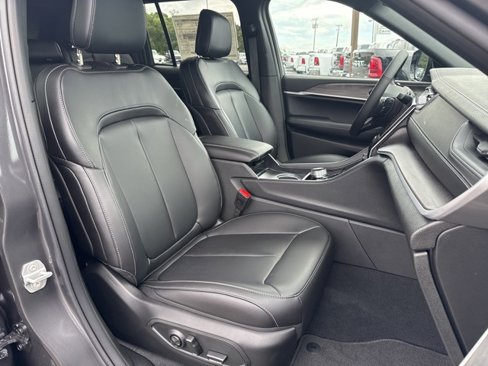 New 2025 Jeep Grand Cherokee Limited image 11