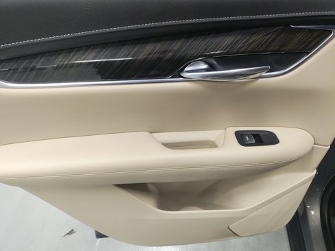 Used 2017 Cadillac XT5 FWD image 27
