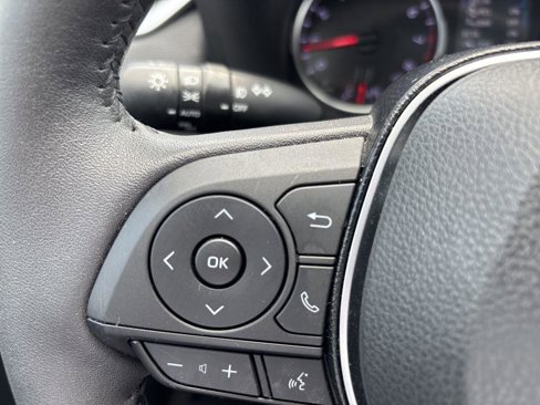 Used 2021 Toyota RAV4 XLE image 27