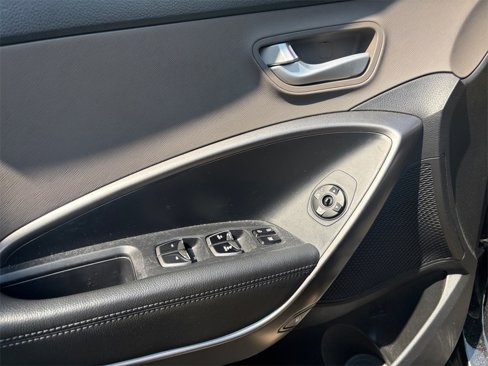 Used 2017 Hyundai Santa Fe Sport image 17