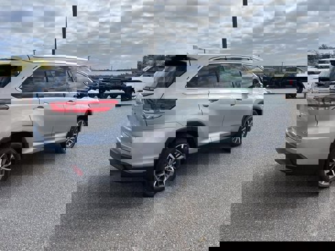 Certified 2019 Toyota Highlander XLE image 8