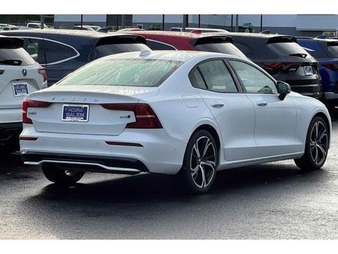 Used 2024 Volvo S60 B5 Plus image 3