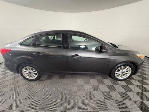 Used 2015 Ford Focus SE image 8