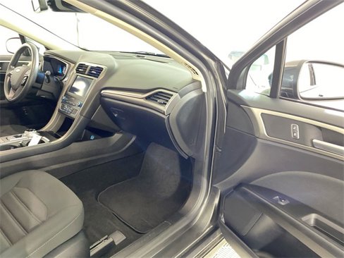 Used 2019 Ford Fusion SE image 36