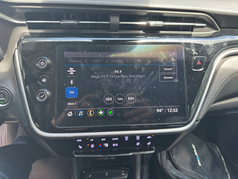 Used 2022 Chevrolet Bolt EUV LT w/ Comfort Package image 7