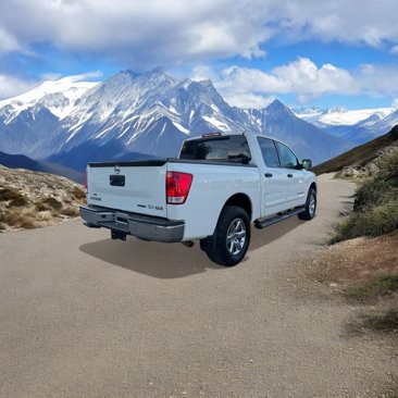 Used 2014 Nissan Titan SV w/ SV Value Truck Package image 5