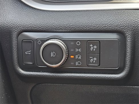 Used 2020 Ford Explorer XLT w/ Equipment Group 202A image 21