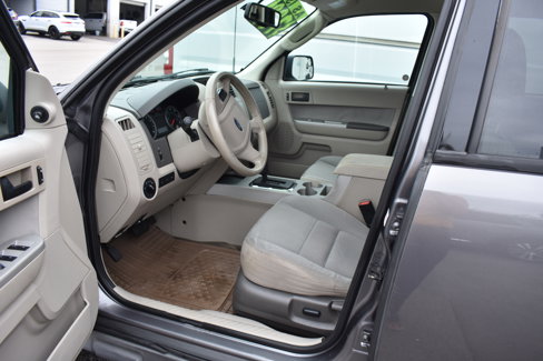 Used 2010 Ford Escape XLT image 12
