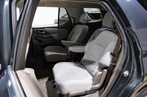 Used 2018 Chevrolet Traverse LT image 36