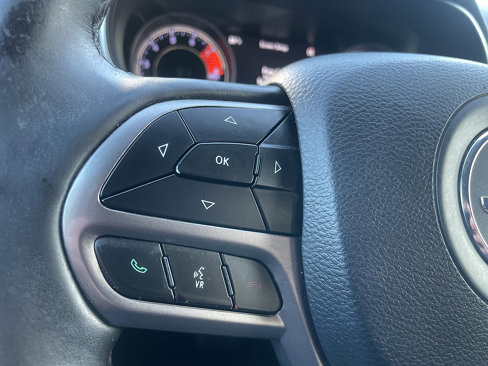 Used 2019 Jeep Cherokee Limited image 49