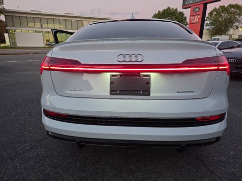 Used 2022 Audi e-tron Premium Plus w/ Premium Plus Package image 79